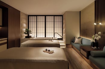 waldorf astoria osaka