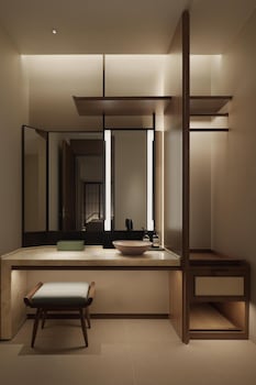 waldorf astoria osaka