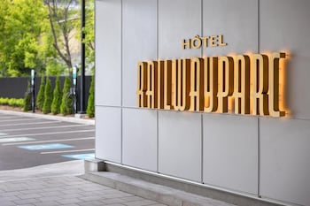 hotel railwayparc montreal tapestry collection by hilton