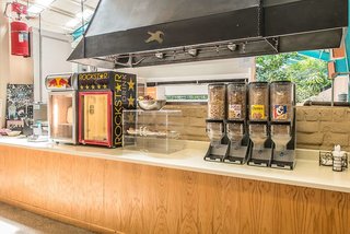 rodeway inn cow palace