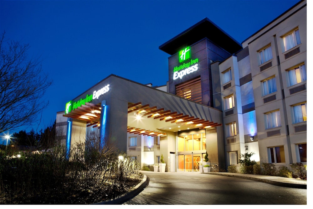 holiday inn express and suites langley by ihg