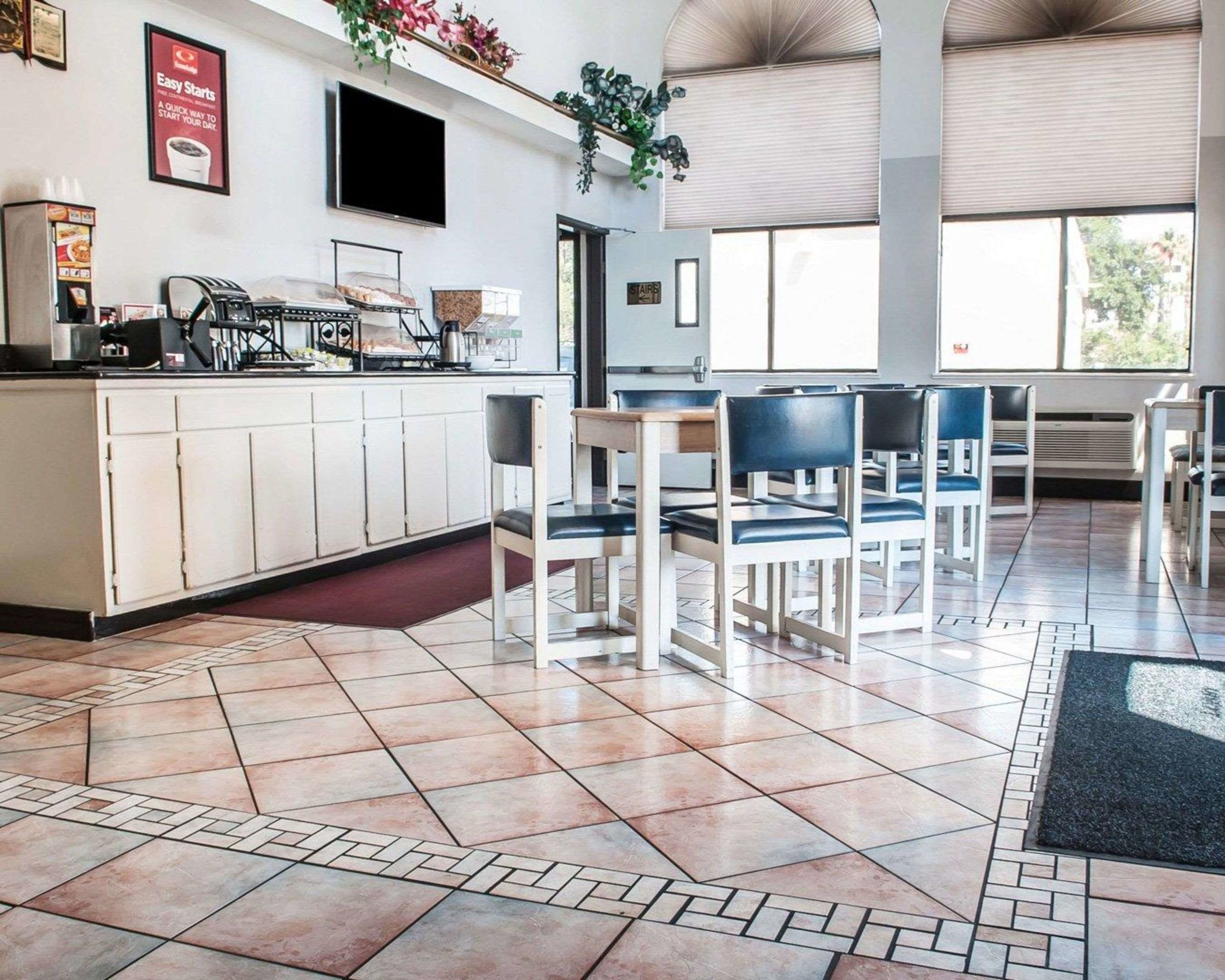 econo lodge las cruces university area