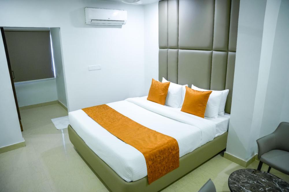hotel kinara grand