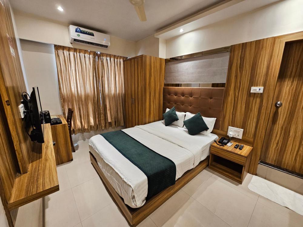 hotel bkc garden near trade center visa consulate