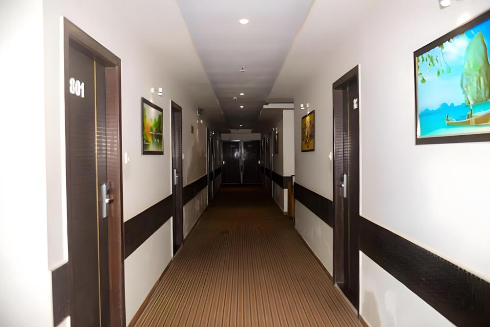 hotel bkc garden near trade center visa consulate