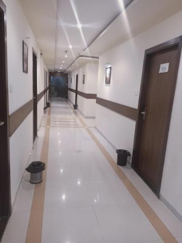 hotel bkc garden near trade center visa consulate