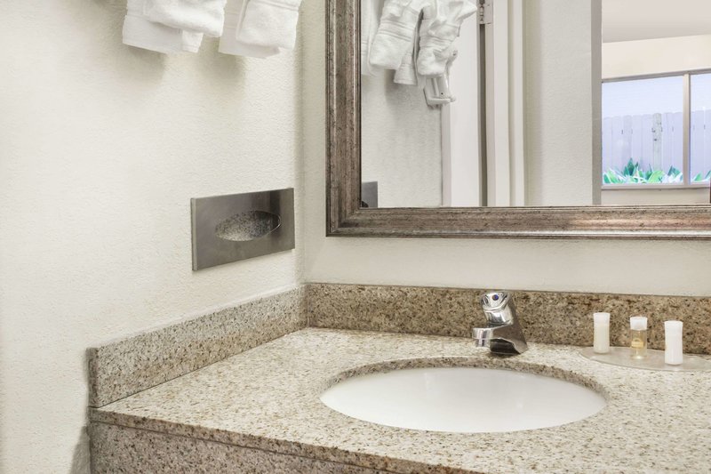 days inn by wyndham new orleans airport