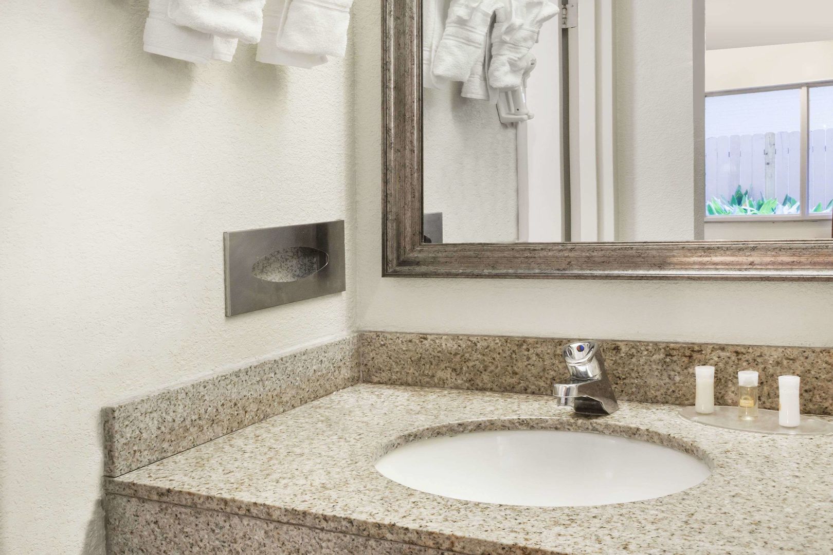 days inn by wyndham new orleans airport