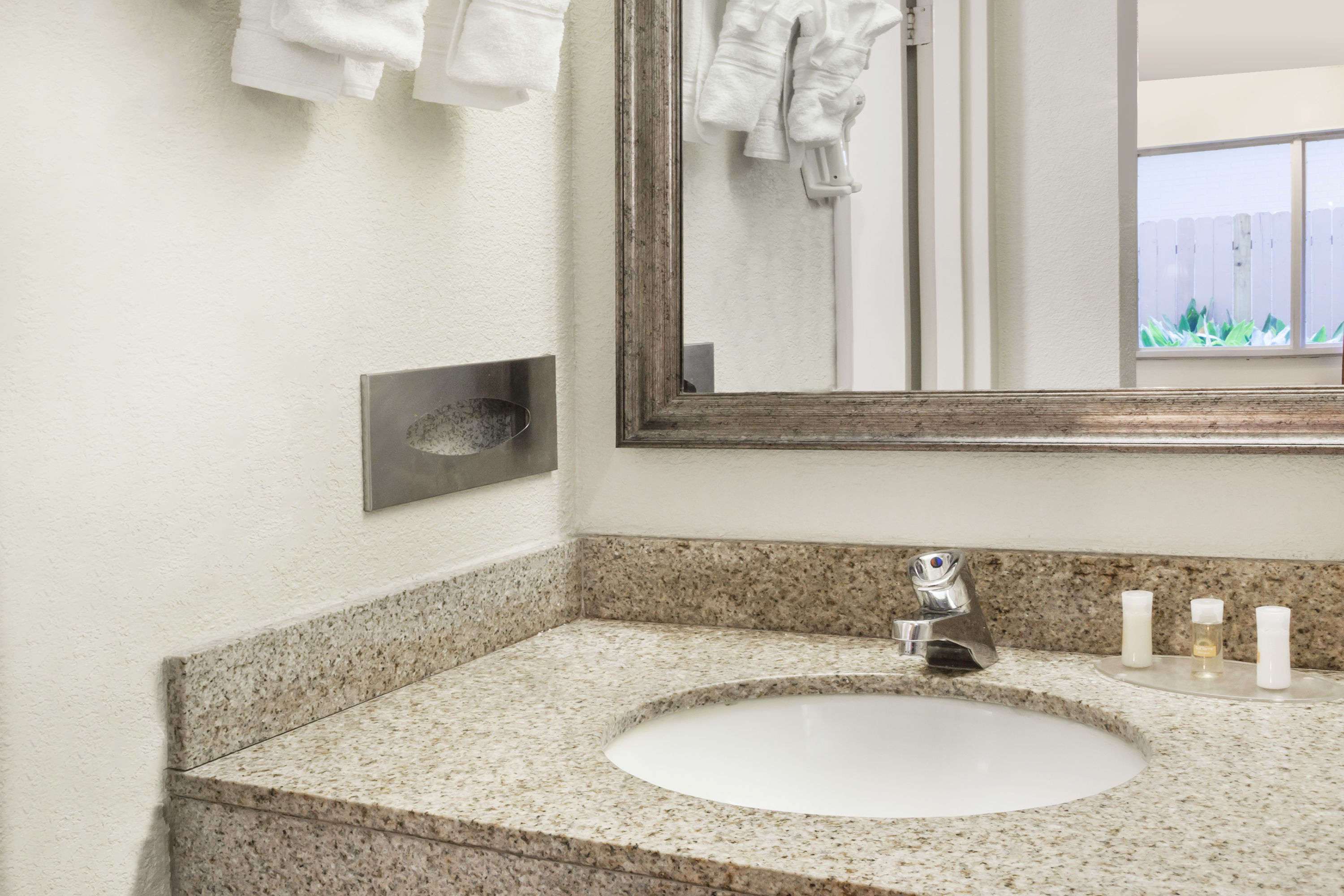 days inn by wyndham new orleans airport