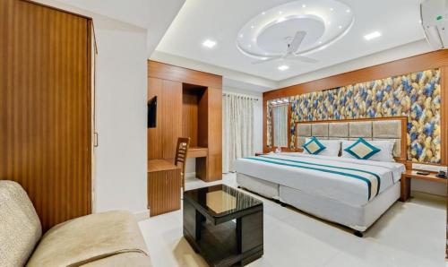 pine tree boutique hotel near us consulate and apollo hospital