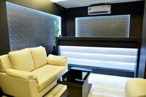 pine tree boutique hotel near us consulate and apollo hospital