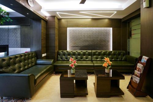 pine tree boutique hotel near us consulate and apollo hospital