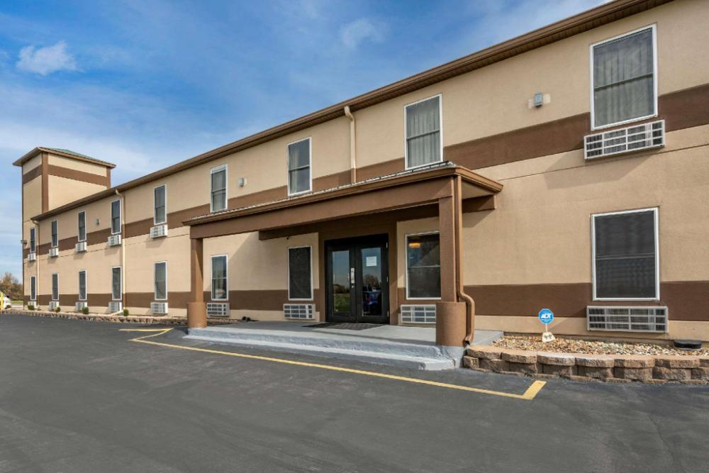 econo lodge inn and suites