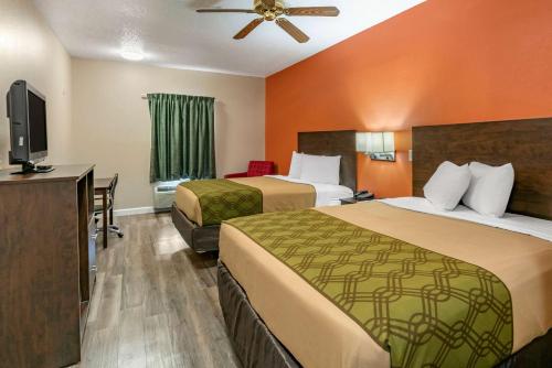 econo lodge inn and suites