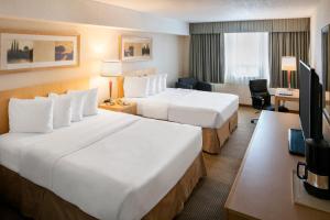 Quality Hotel & Suites Montreal East,Laval>>Anjou,2.5 star