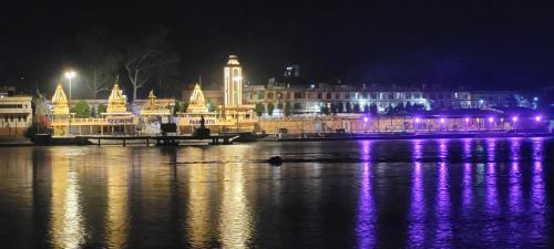 yogvan holidays 1bhk family apartment tapovan