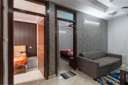 ugf cozy flats bnb 2 bhk flat near airport delhi