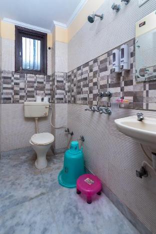 ugf cozy flats bnb 2 bhk flat near airport delhi