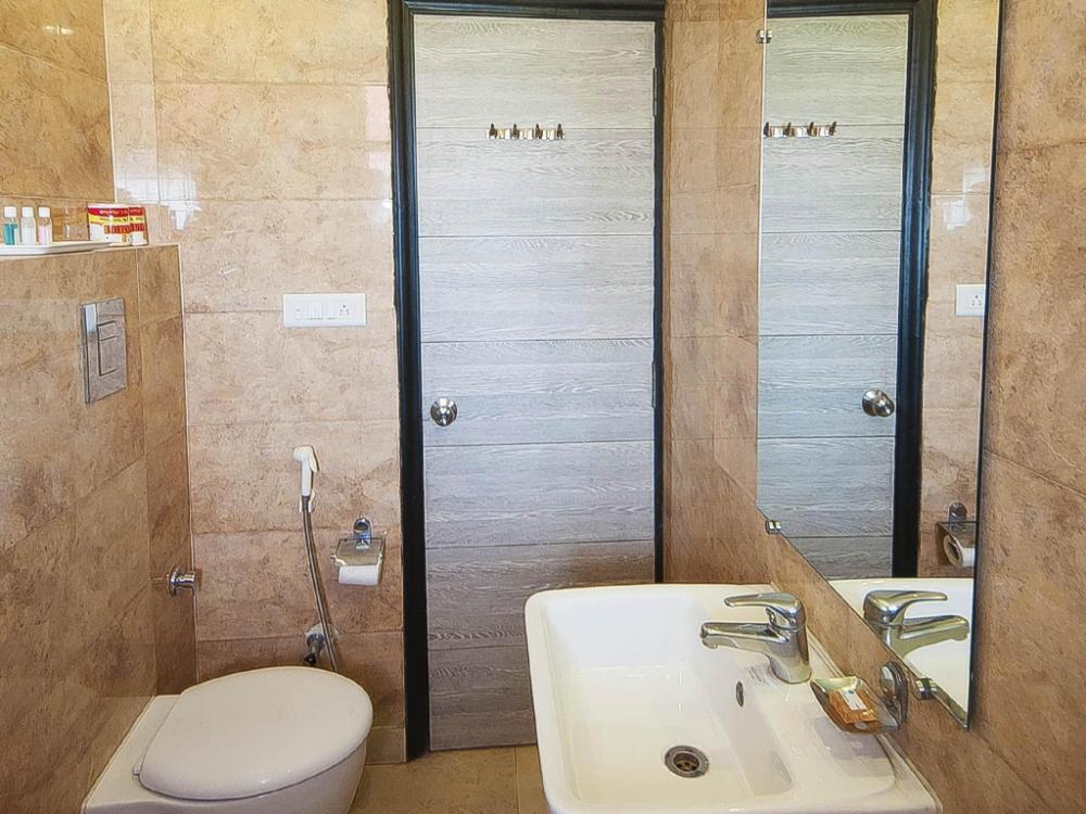 hotel pitrashish grand