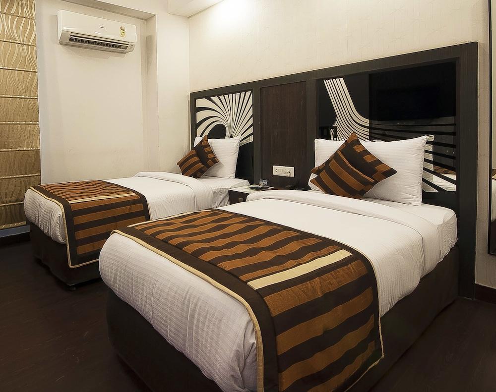 hotel pitrashish grand