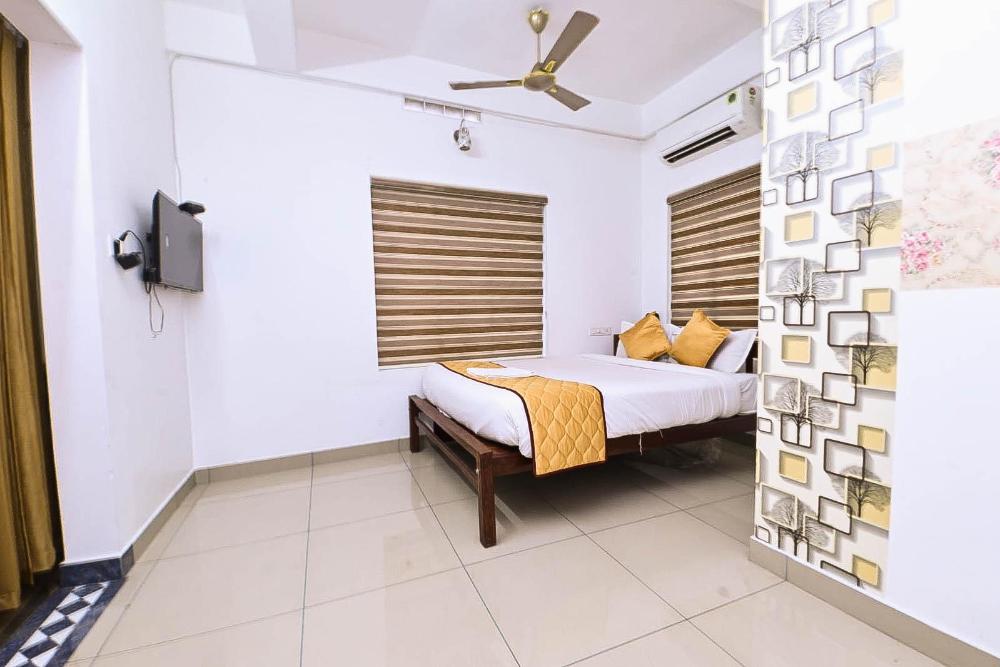nirupama hotel aluva