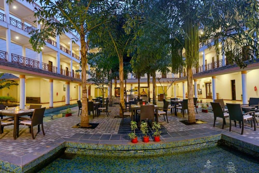 treehouse hotel club and spa bhiwadi