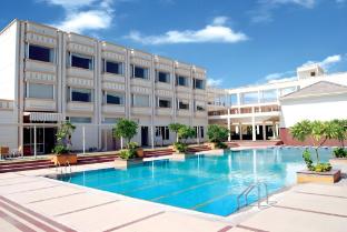 treehouse hotel club and spa bhiwadi