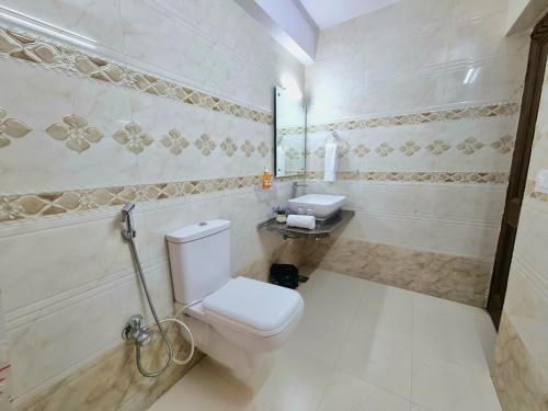 bay leaf by live inn