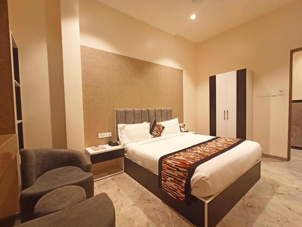 radhamangal colors inn