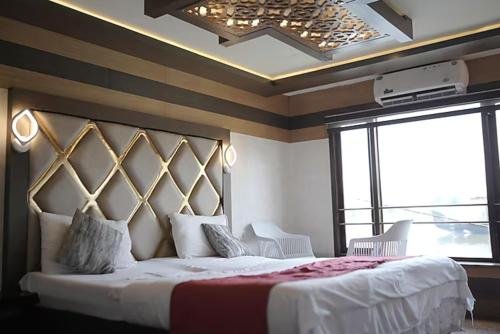 best kerala houseboat