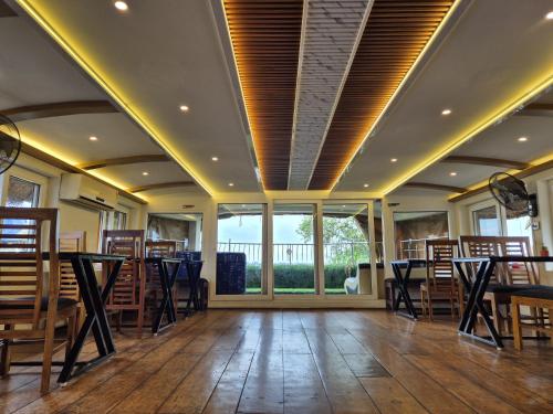 best kerala houseboat