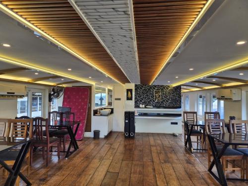 best kerala houseboat