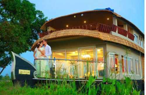 best kerala houseboat