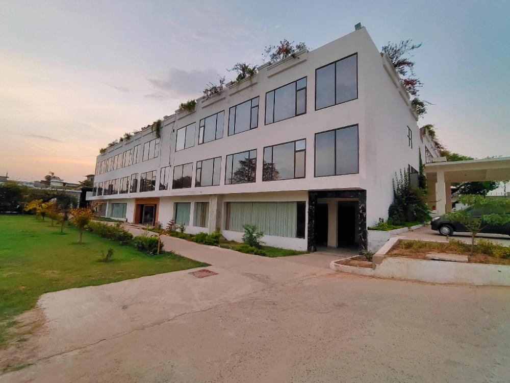 gautam hotels and resort