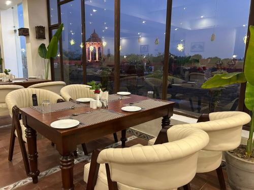 gautam hotels and resort