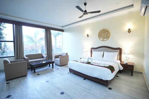 gautam hotels and resort