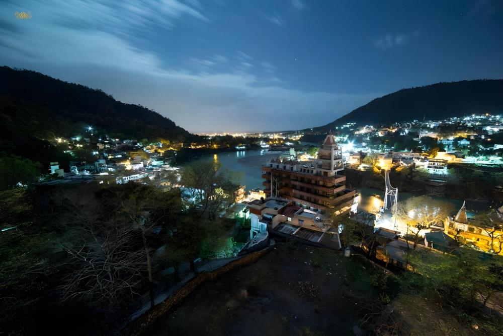 homlee jumbo lux flat w hills kitchen and parking