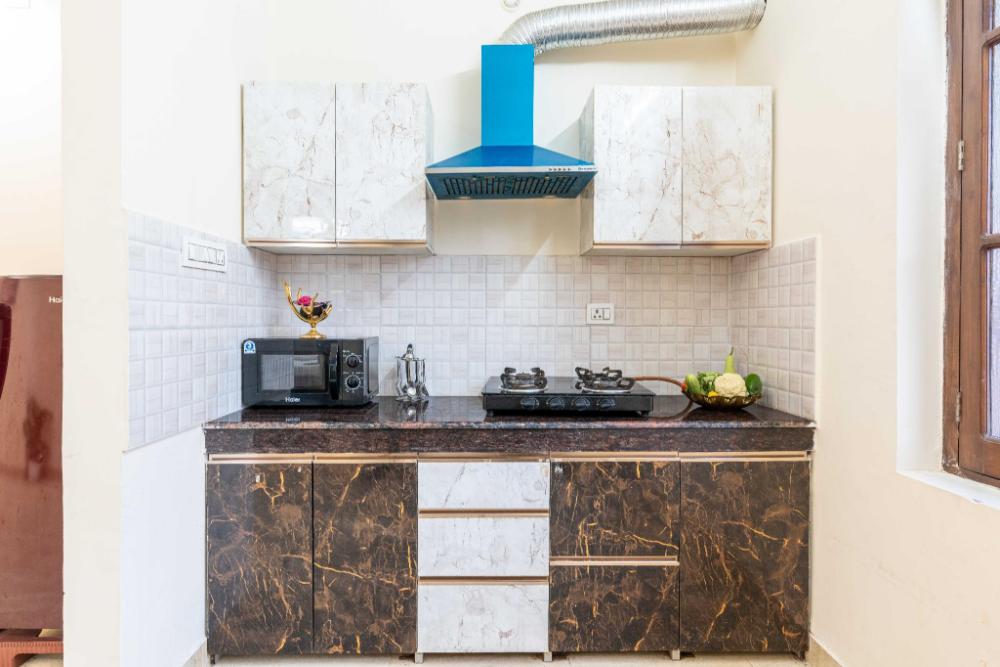 homlee jumbo lux flat w hills kitchen and parking