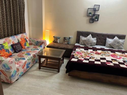budget home stay 1bhk lux flat tapovan rishikesh