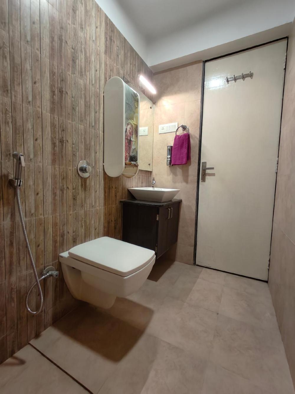 staeg skyline view 3bhk 1404