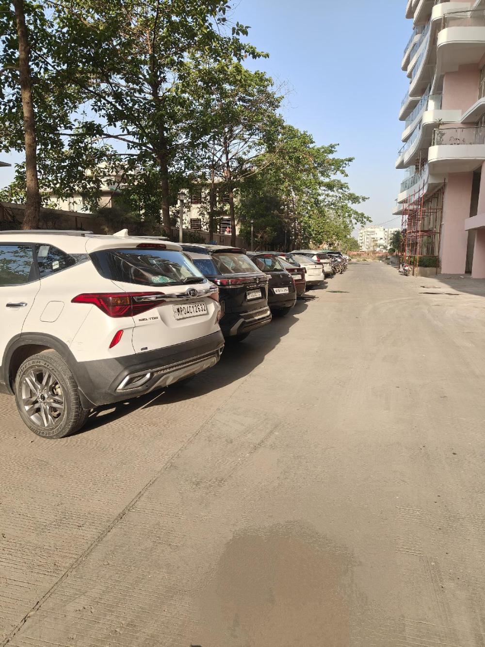 staeg skyline view 3bhk 1404