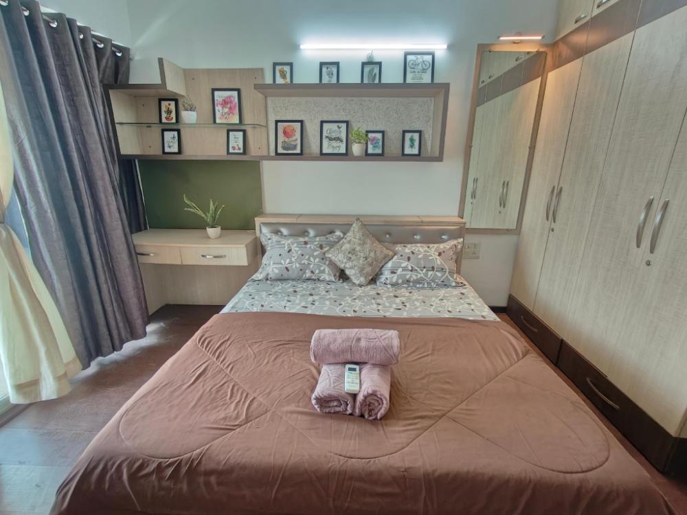 staeg skyline view 3bhk 1404