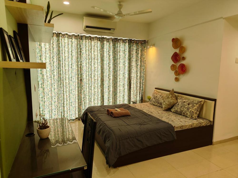 staeg skyline view 3bhk 1404