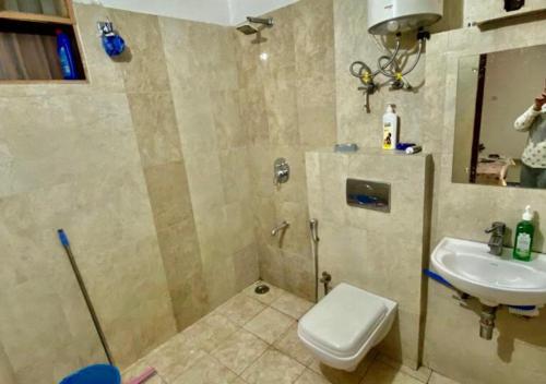 2 bhk fully furnished private apartment
