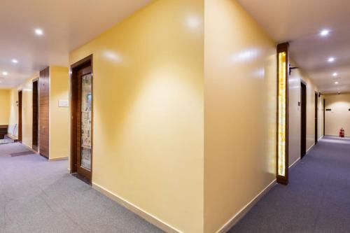 hotel lotus grand