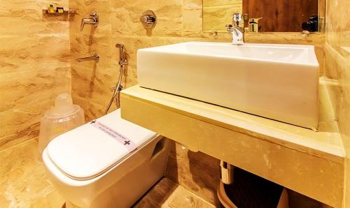 hotel lotus grand