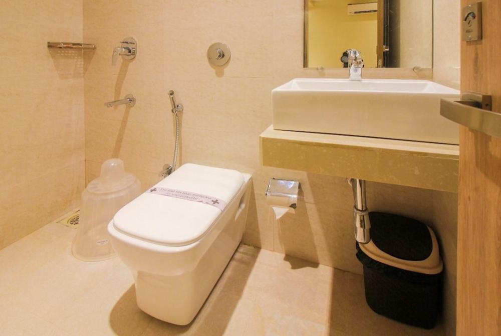 hotel lotus grand