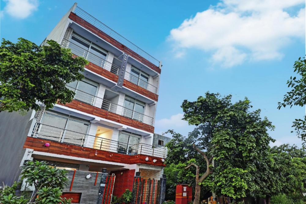 townhouse roadway inn