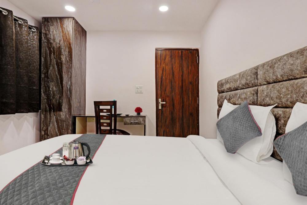 townhouse roadway inn