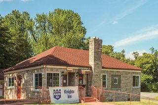 The Hillside Hotel,Near Maryland Heights,3 star